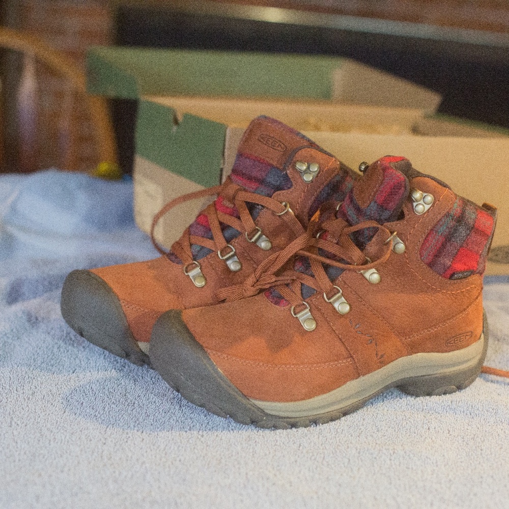Keen W7 boots